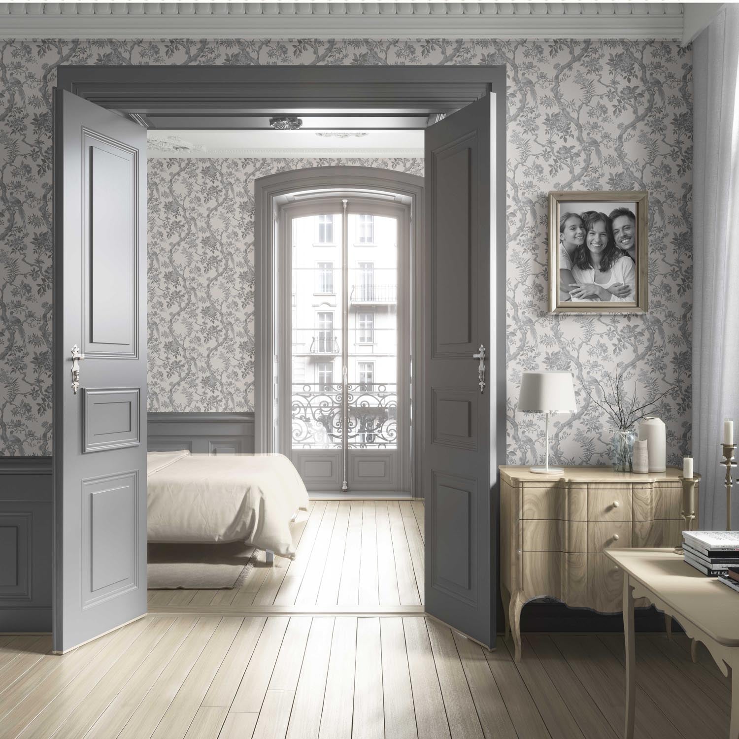 Floral Toile/ Bird Print Chinoiserie Living Room Wallpaper (Dove Gray/ Off-White)
