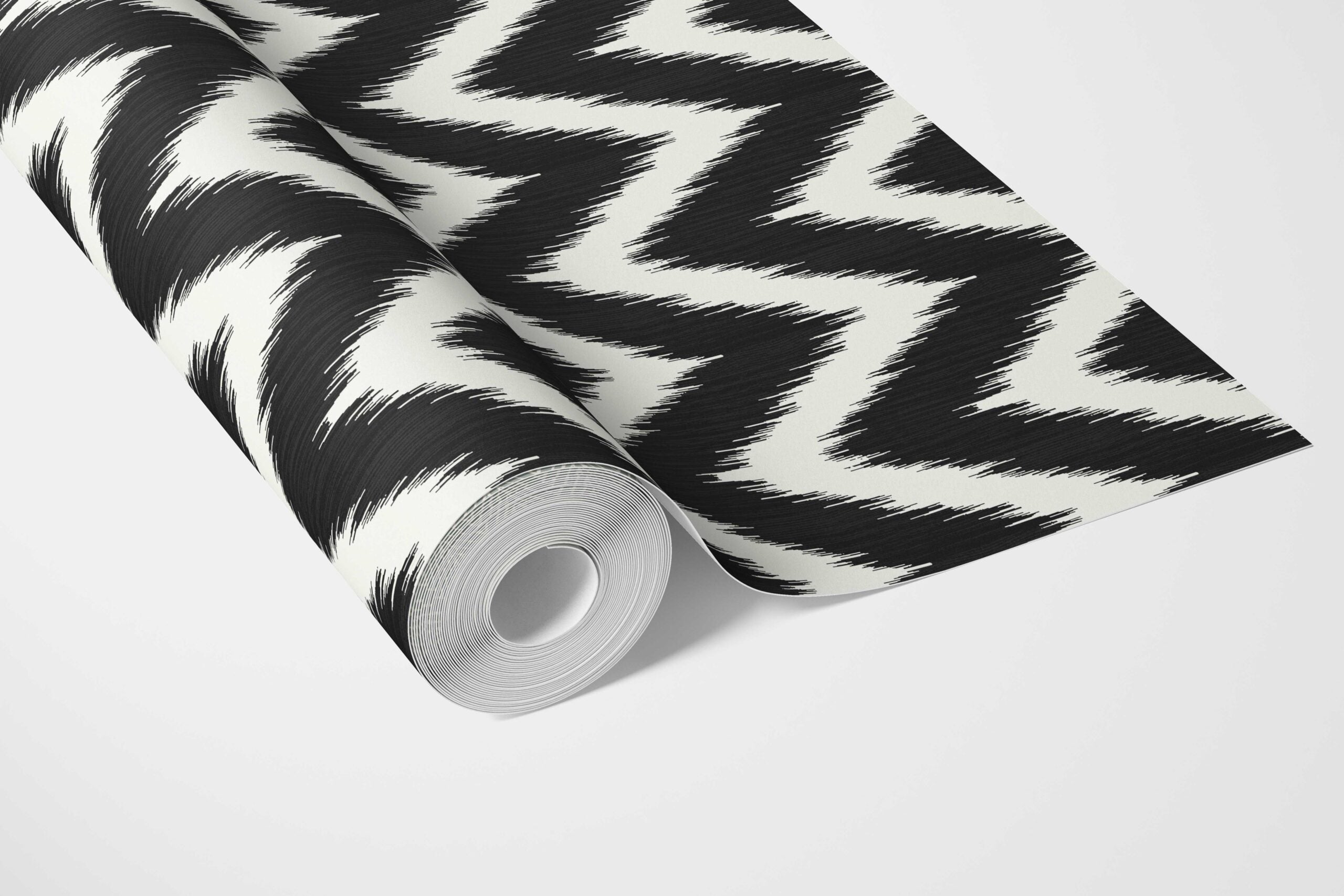 Neutral Chevron/ Zigzag Geometric Bathroom Wallpaper (Black/ White)